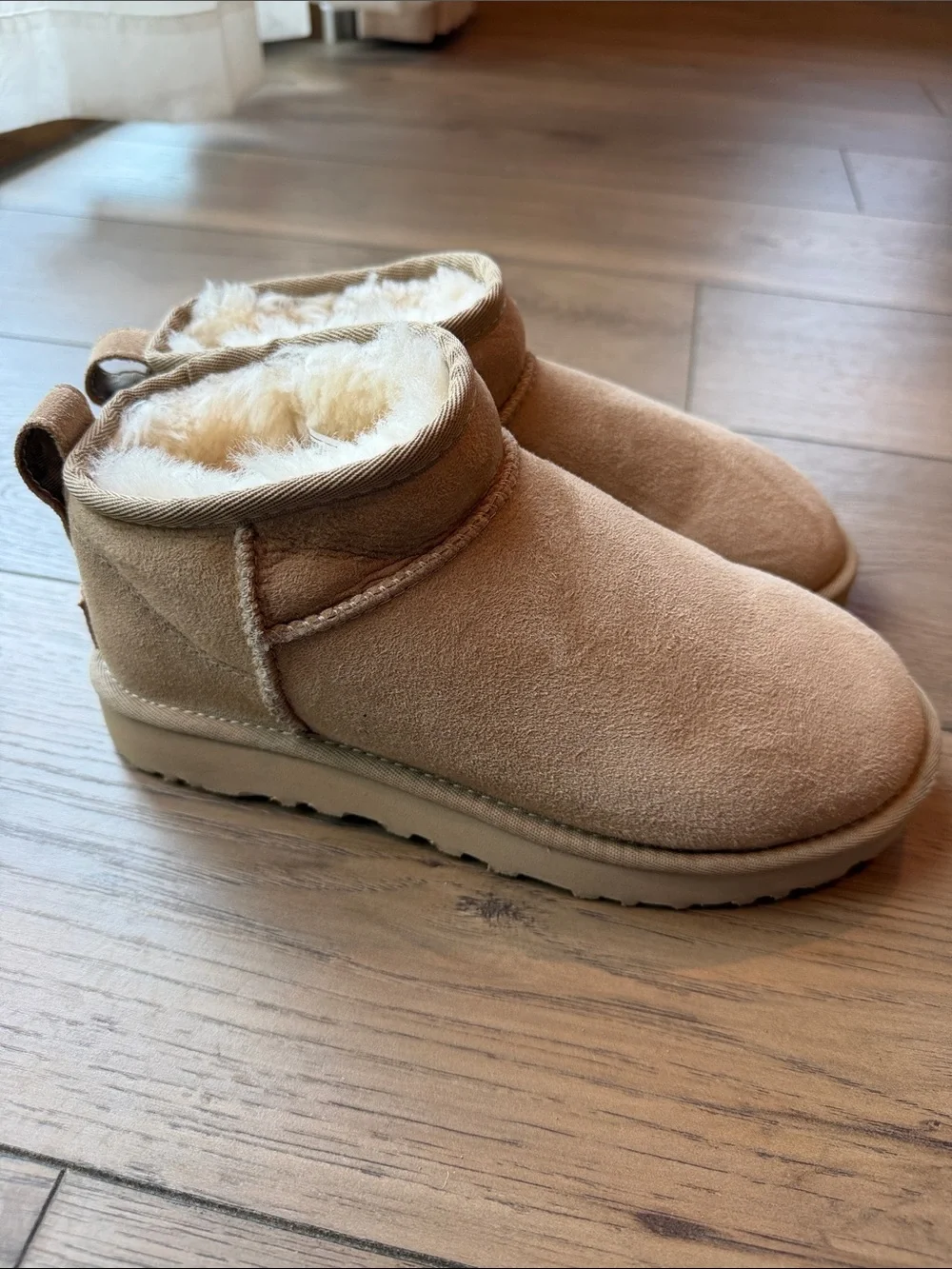 UGG Kids Chestnut Slip-On Faux-Shearling Ankle Boots
